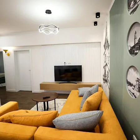 Center - Your Cosy Corner 地拉那