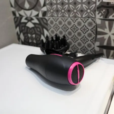 Center - Your Cosy Corner 地拉那