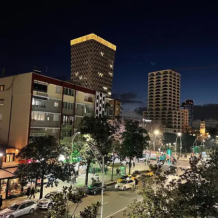 Center - Your Cosy Corner * 地拉那